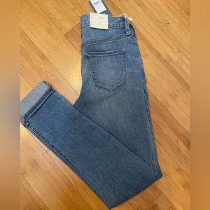 NWT Universal thread mid rise skinny medium wash with distressing size 4 long